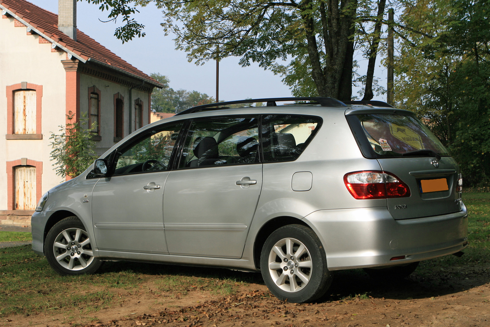 Toyota Avensis Verso