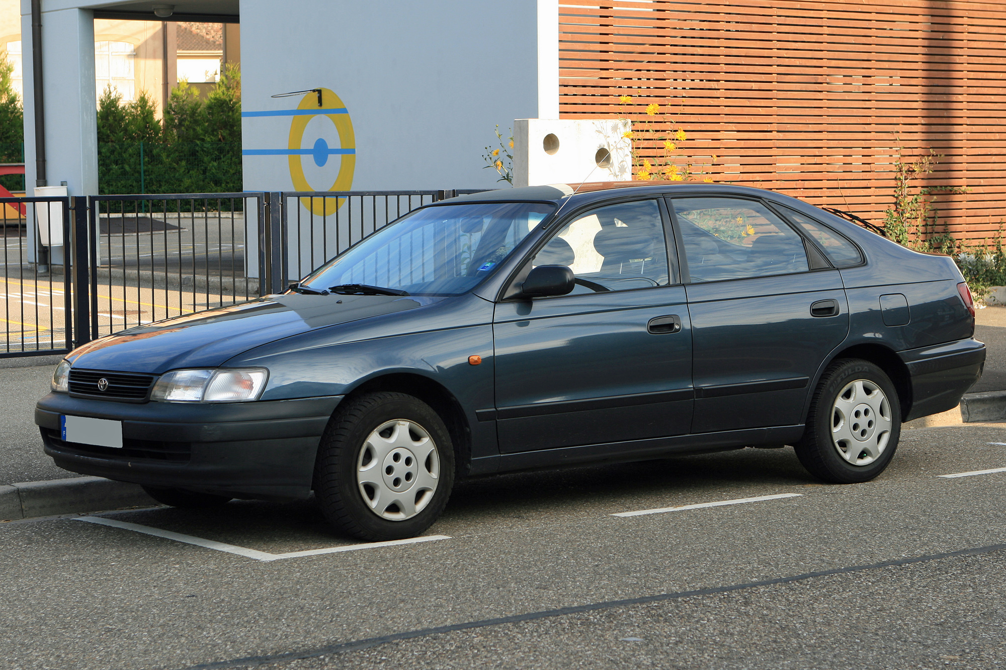 Toyota Carina  E