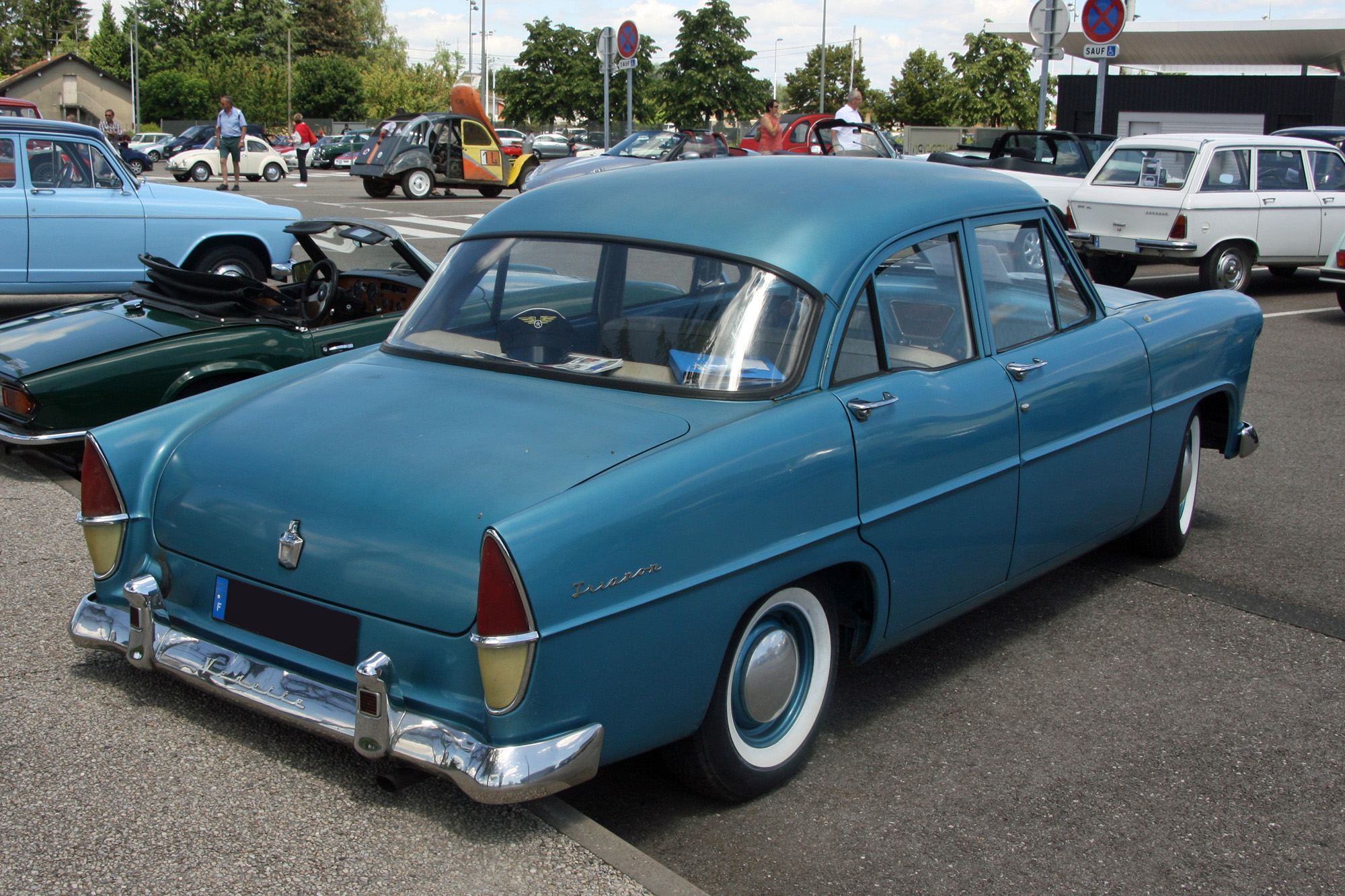 Simca Vedette 1 Trianon