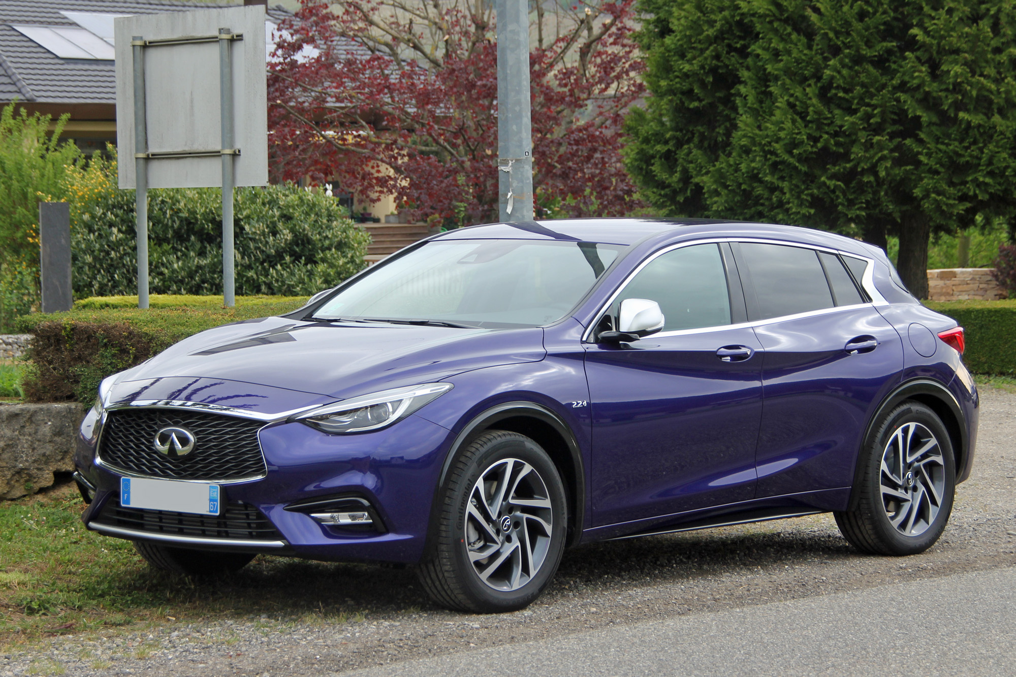 Infiniti Q30