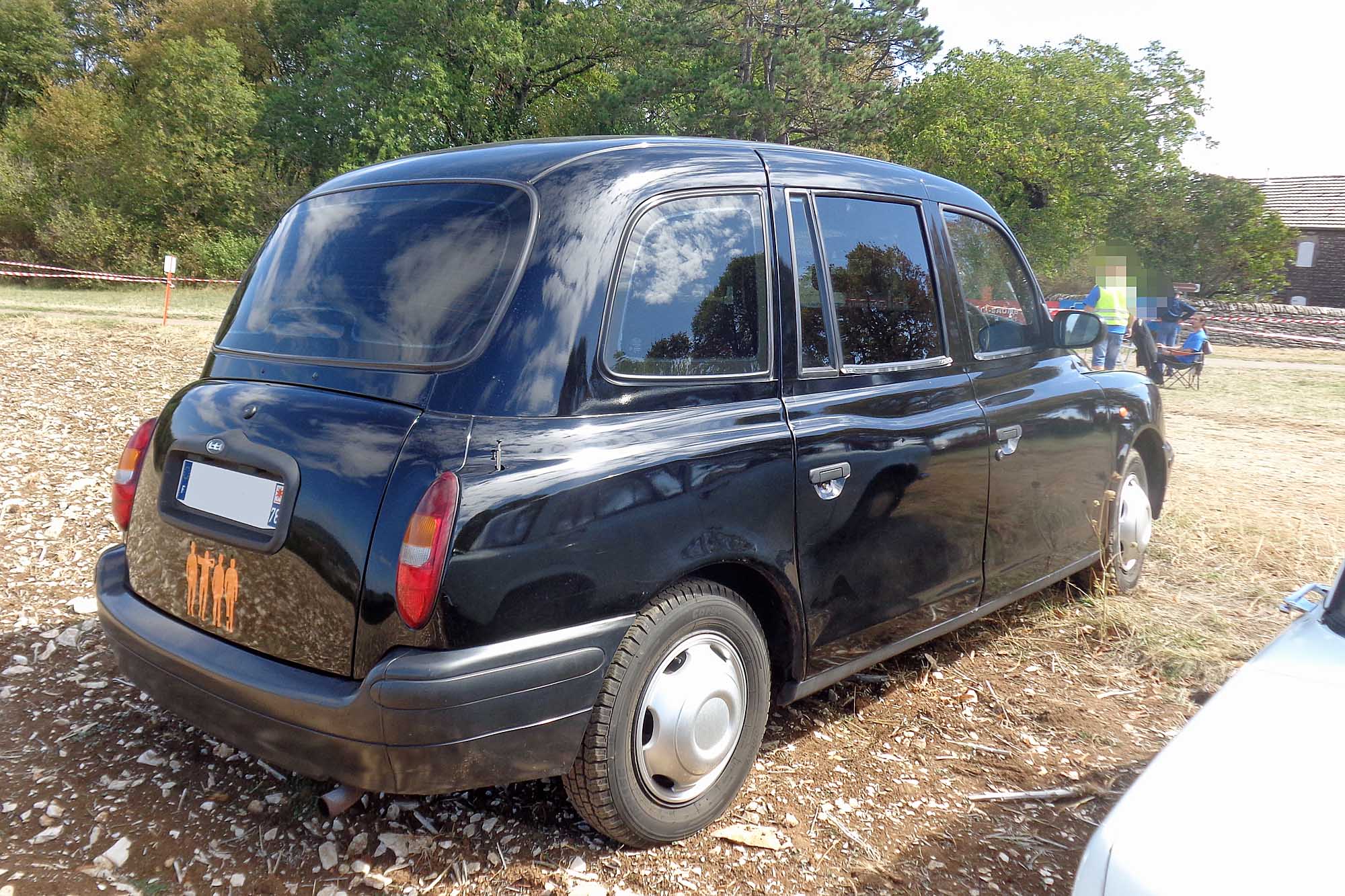 Carbodies (London Taxi)  TX2