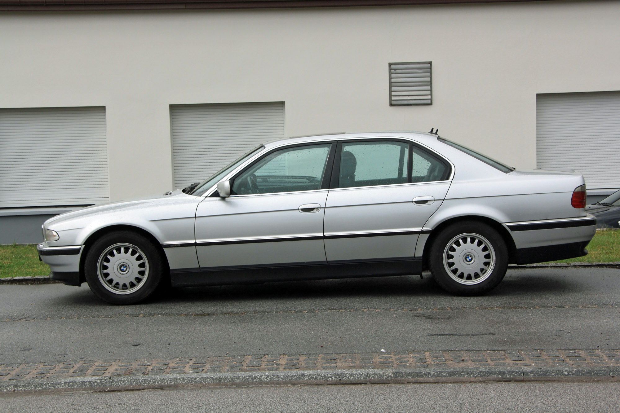 BMW Série 7 E32