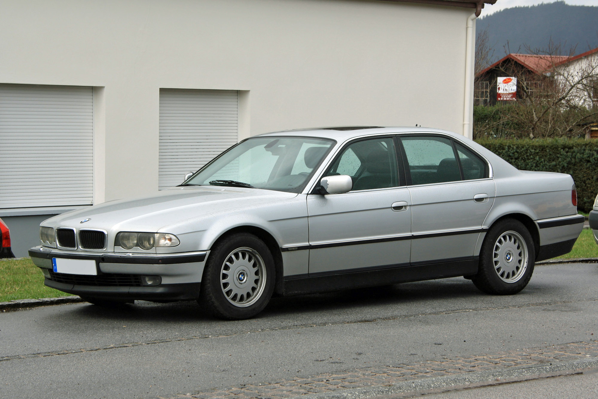 BMW Série 7 E32