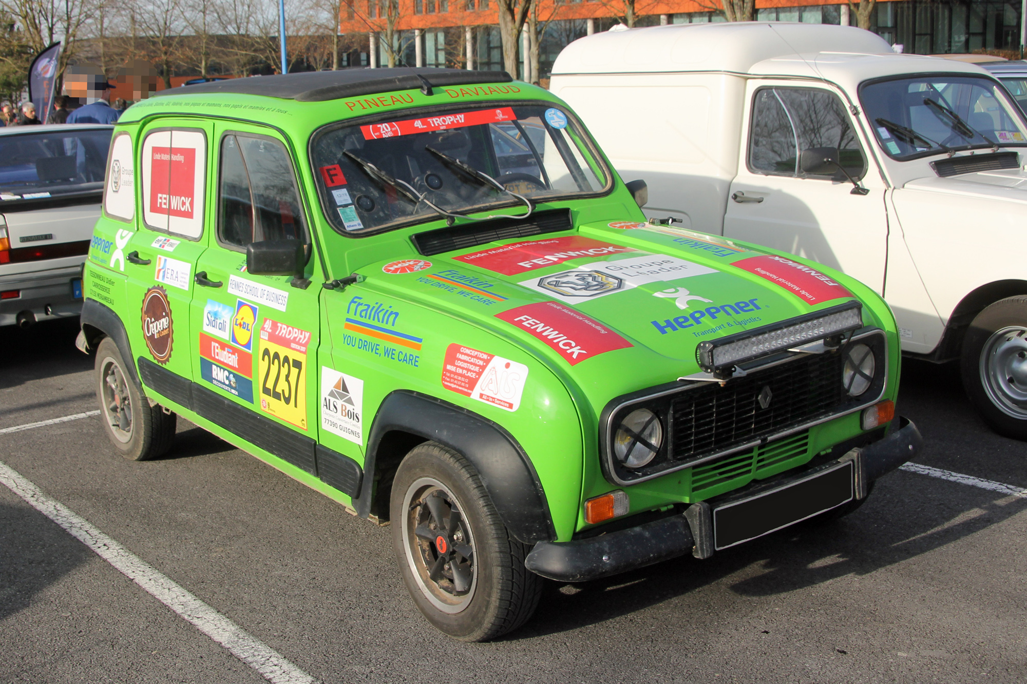 Renault 4L Trophy