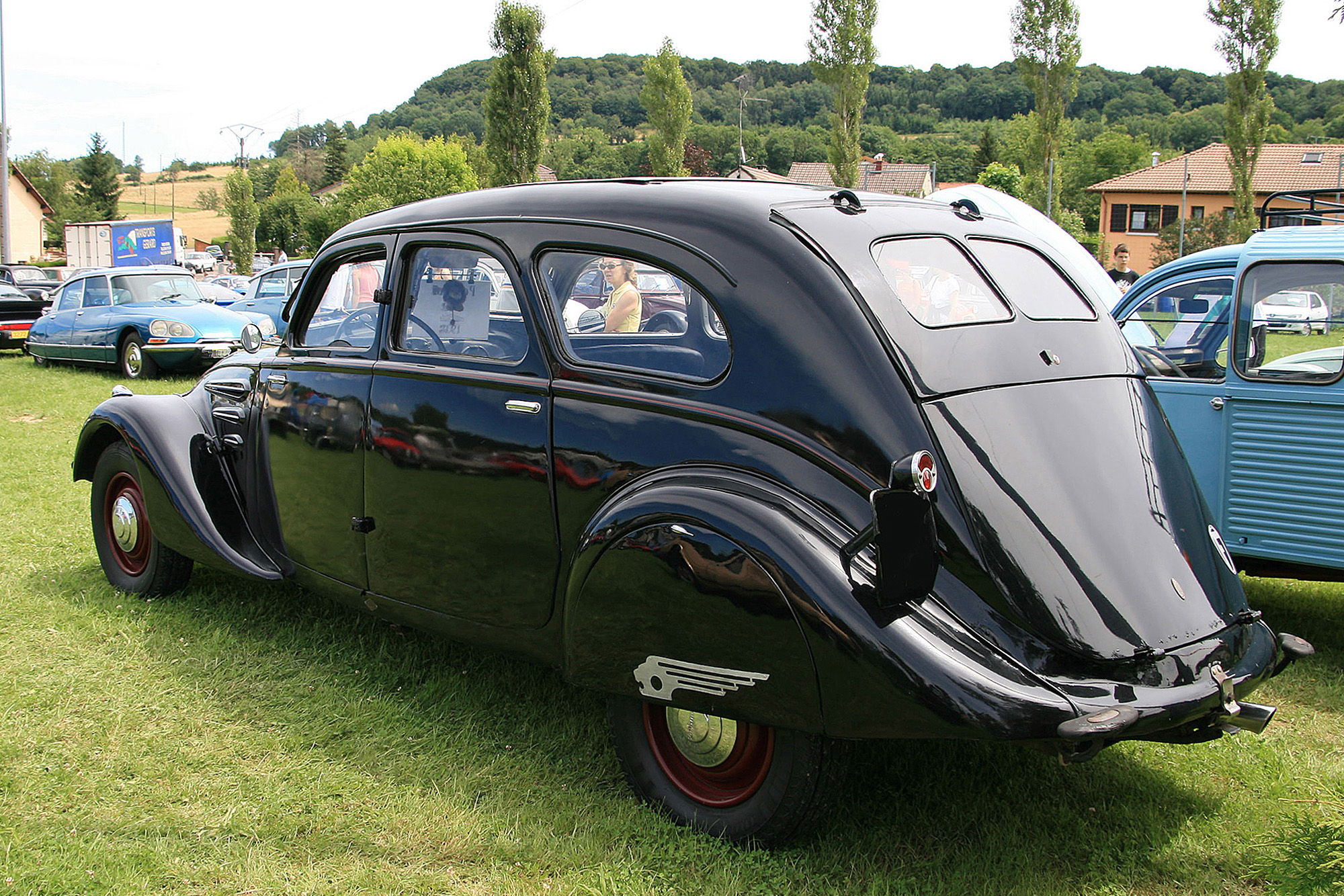 Peugeot 402