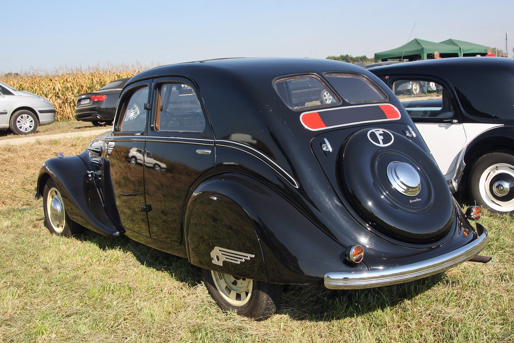 Peugeot 402