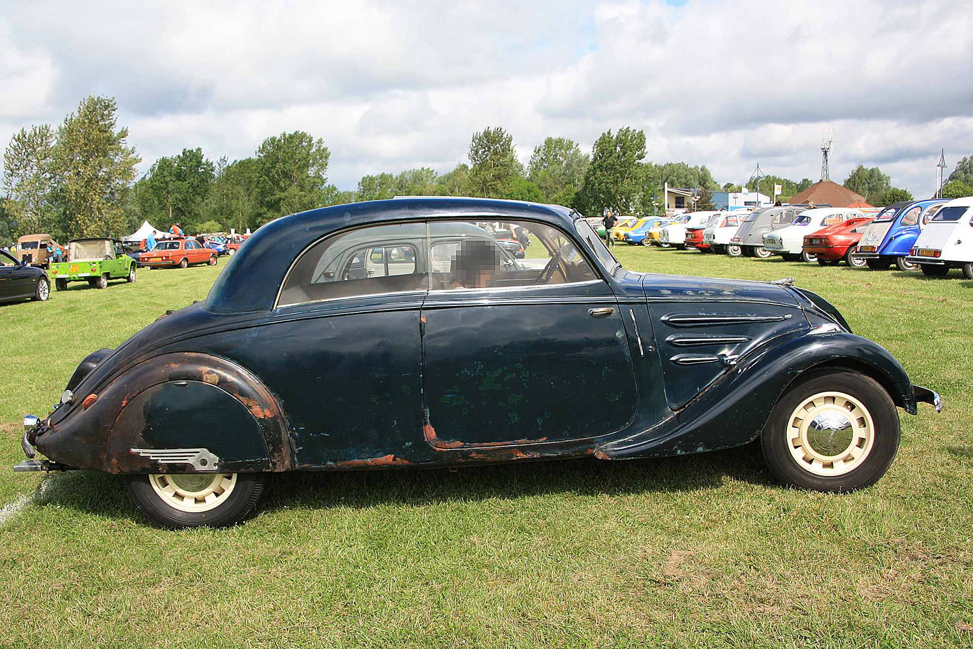 Peugeot 402