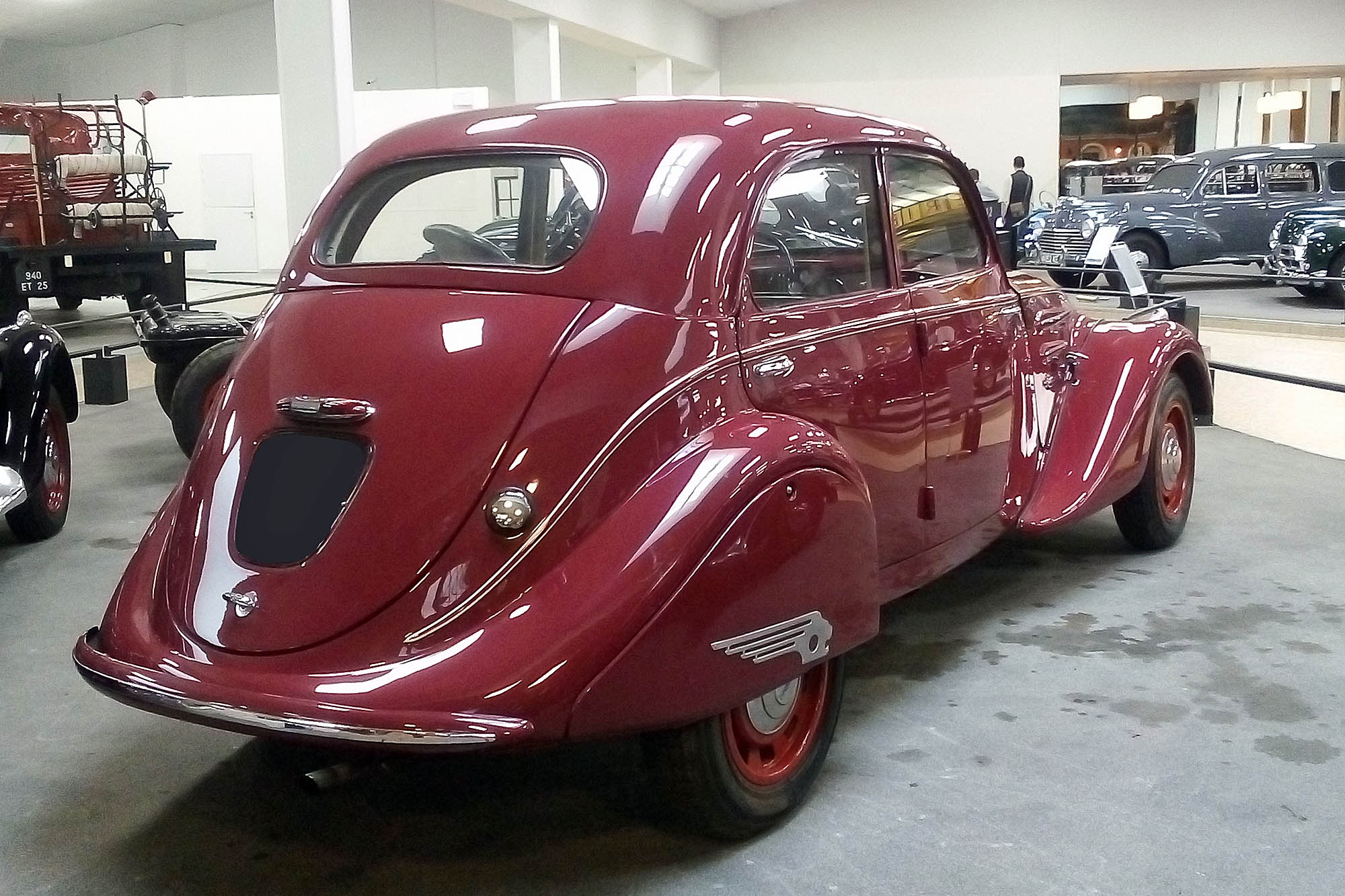 Peugeot 402