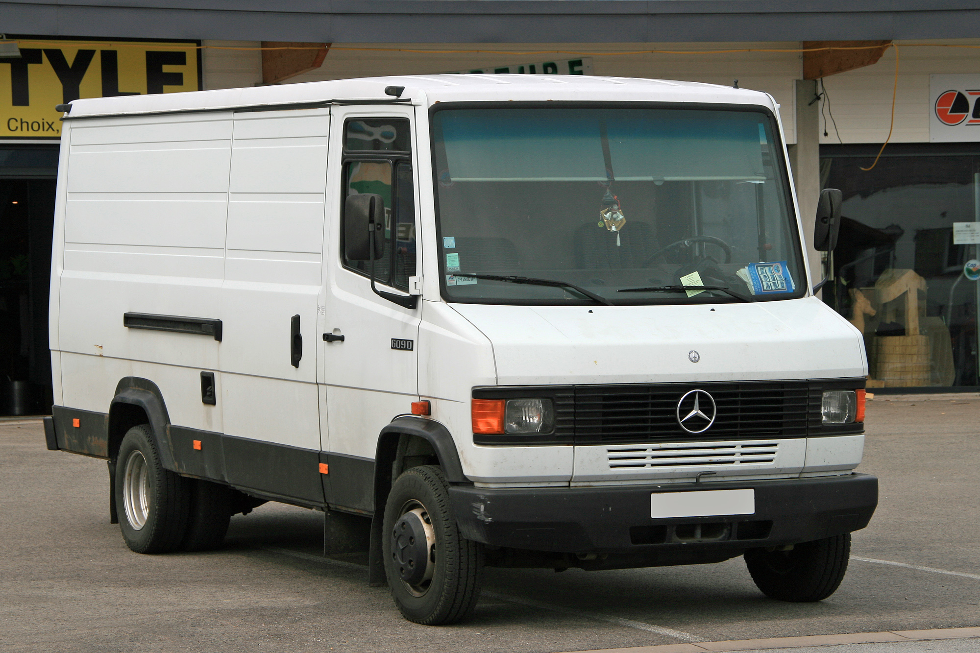 Mercedes-Benz T2 2