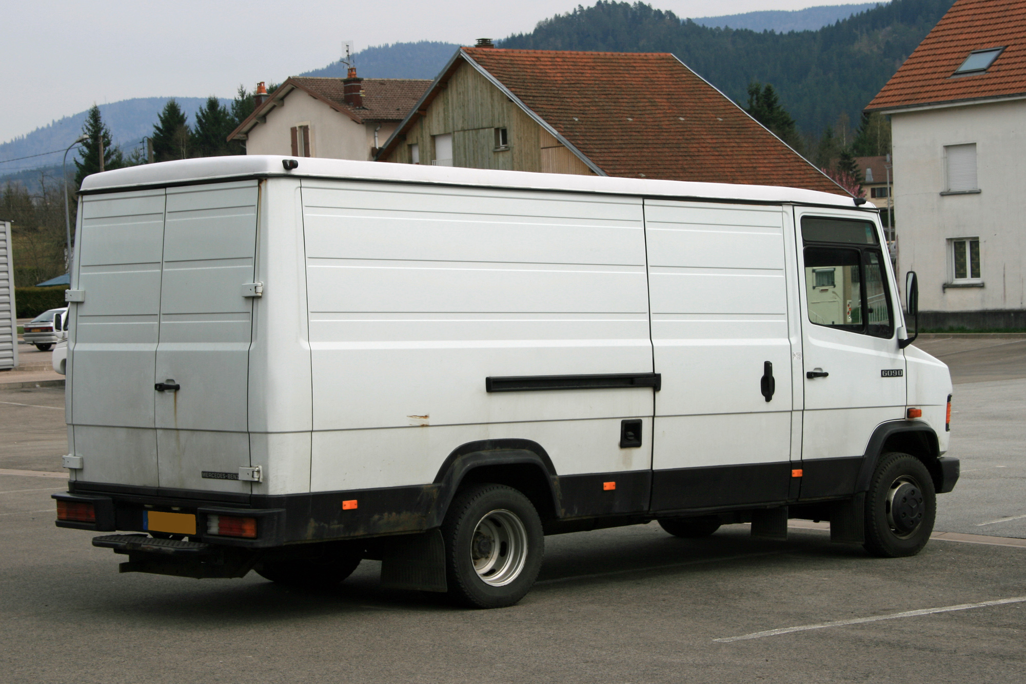 Mercedes-Benz T2 2