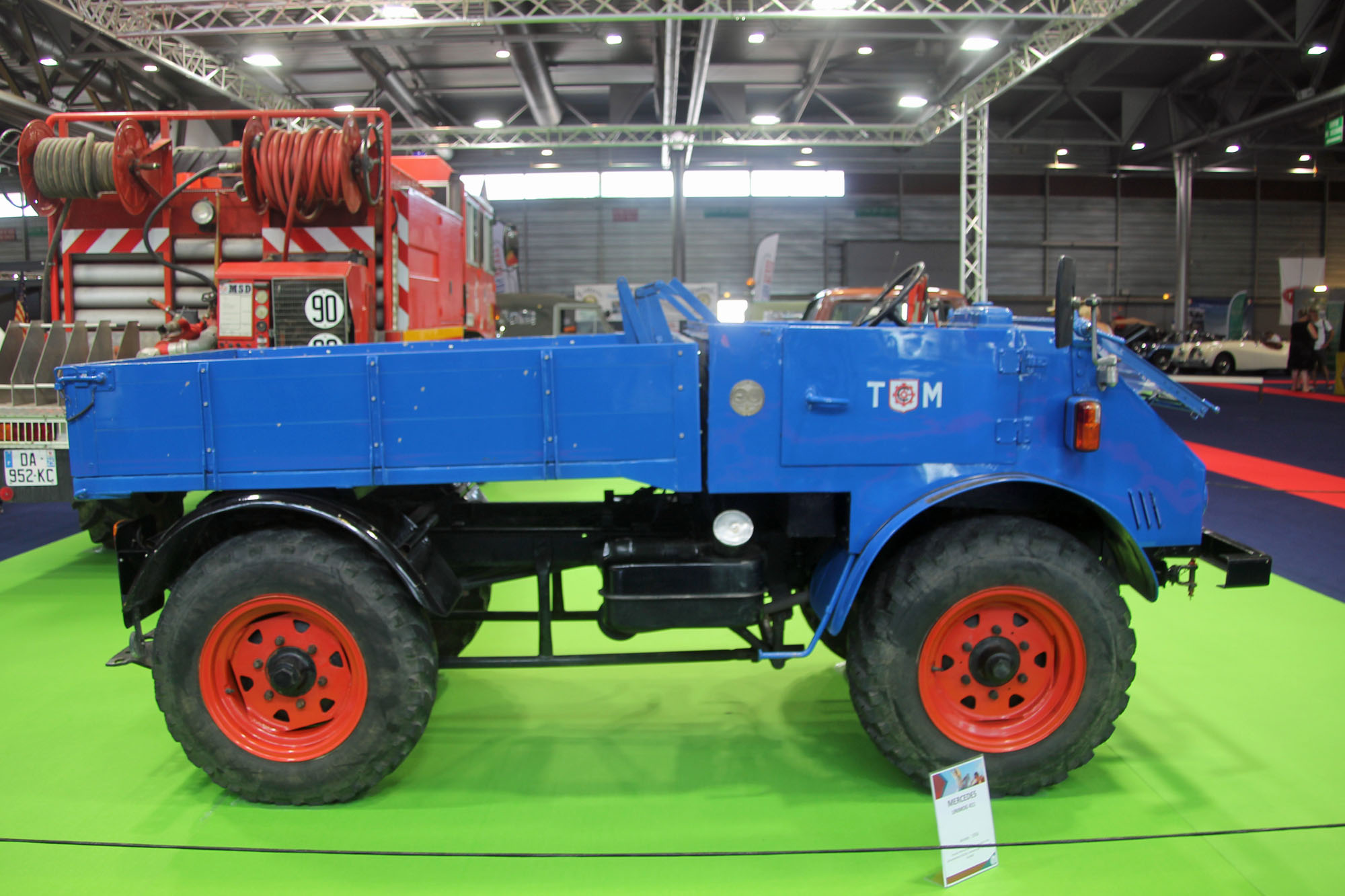 Mercedes-Benz Unimog 411