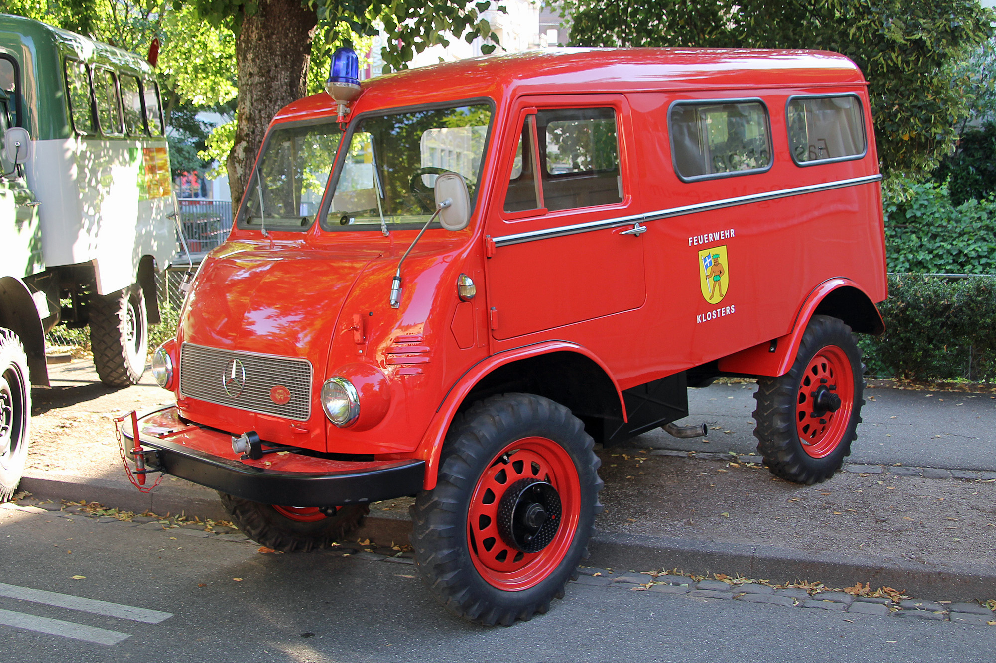 Mercedes-Benz Unimog 402