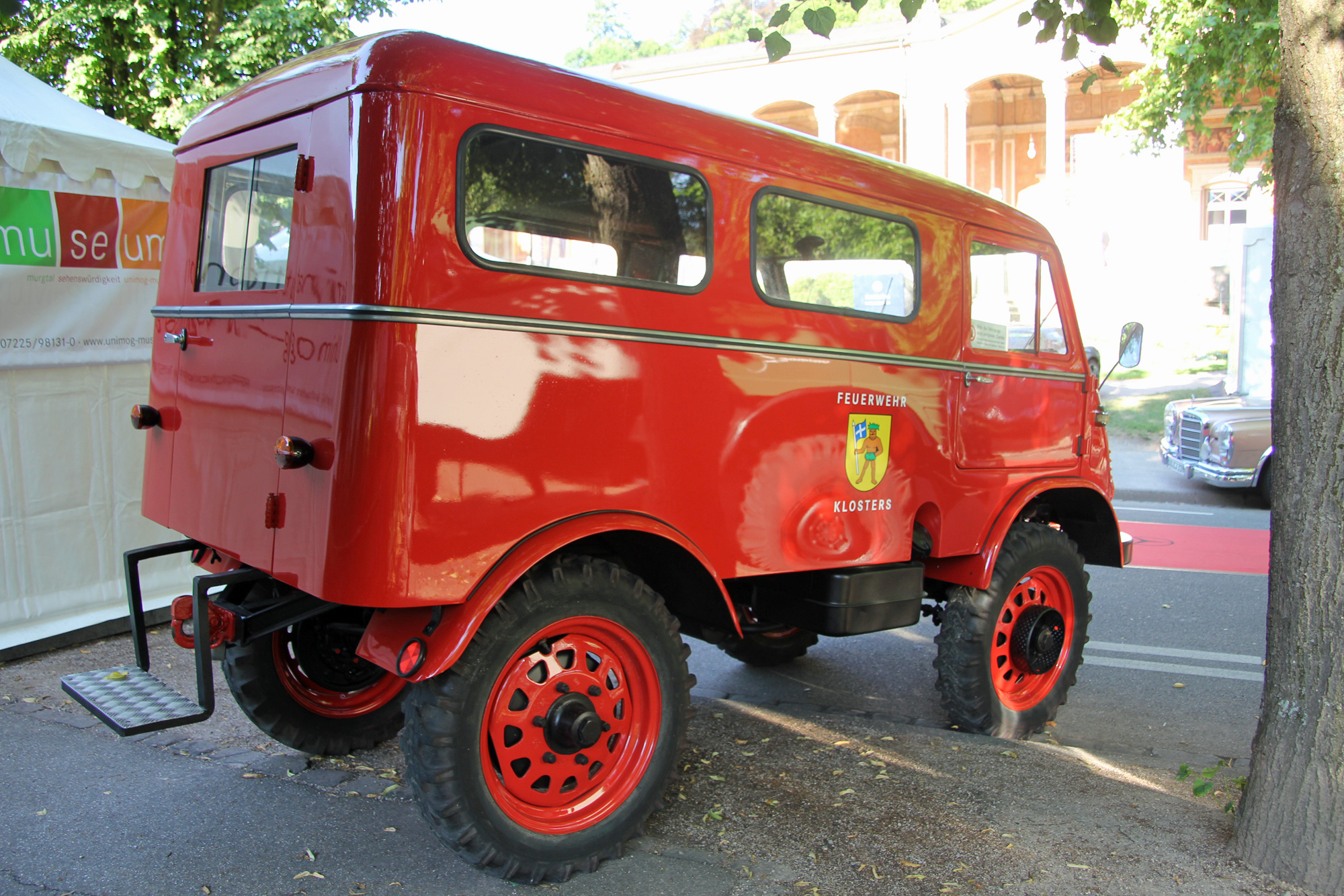 Mercedes-Benz Unimog 402