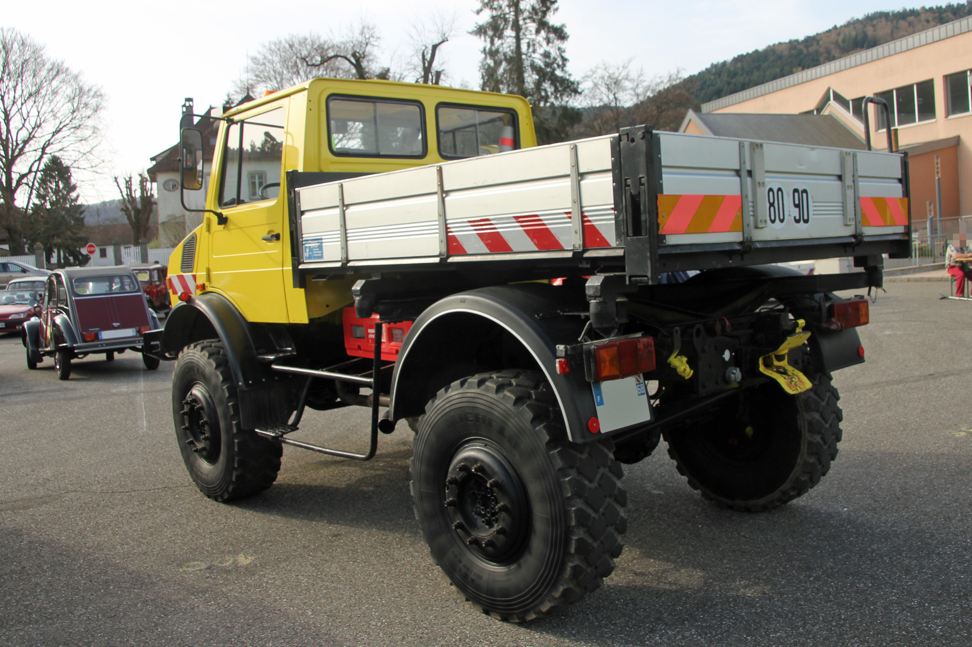 Mercedes-Benz Unimog 427