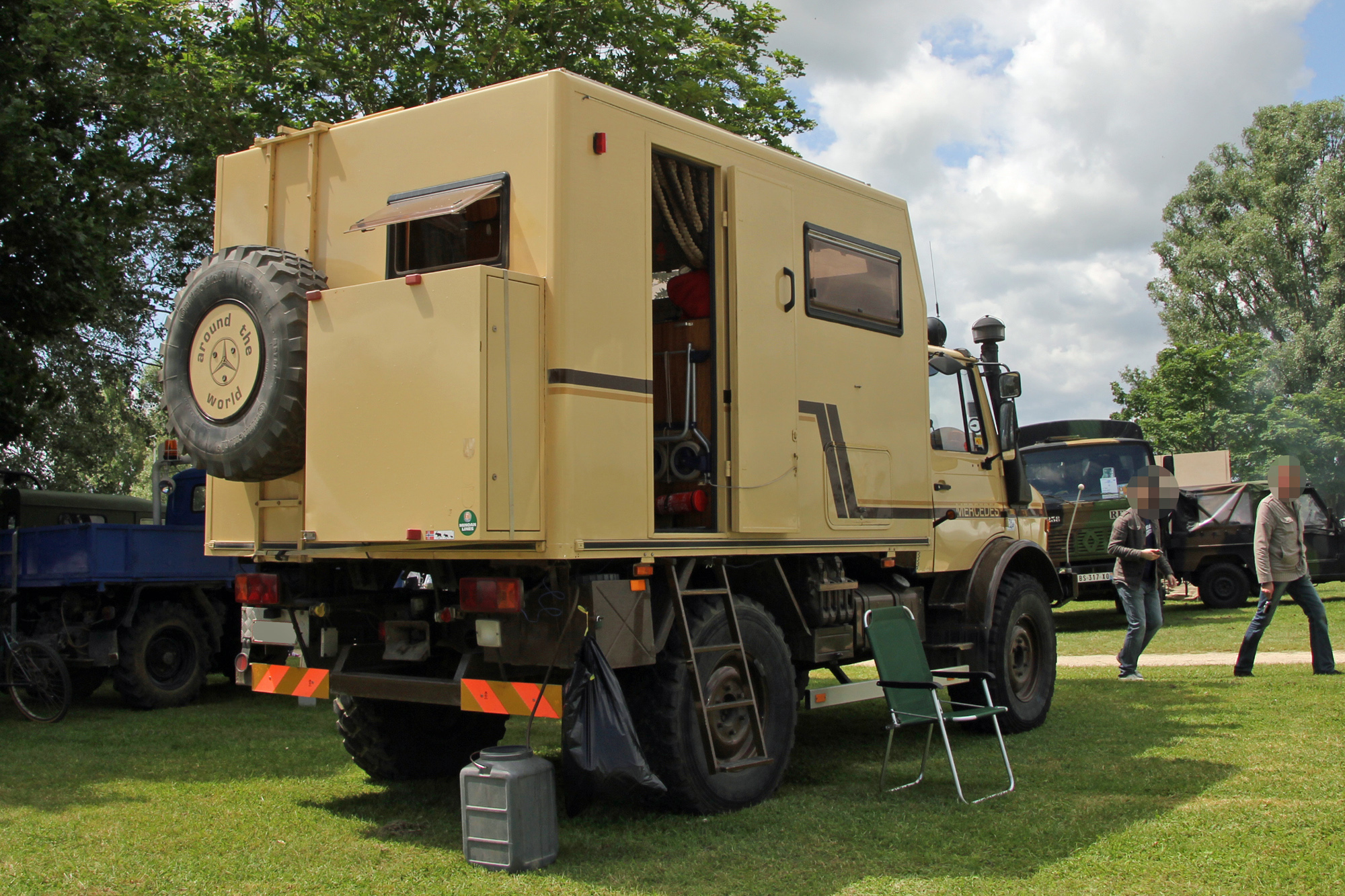 Mercedes-Benz Unimog 427