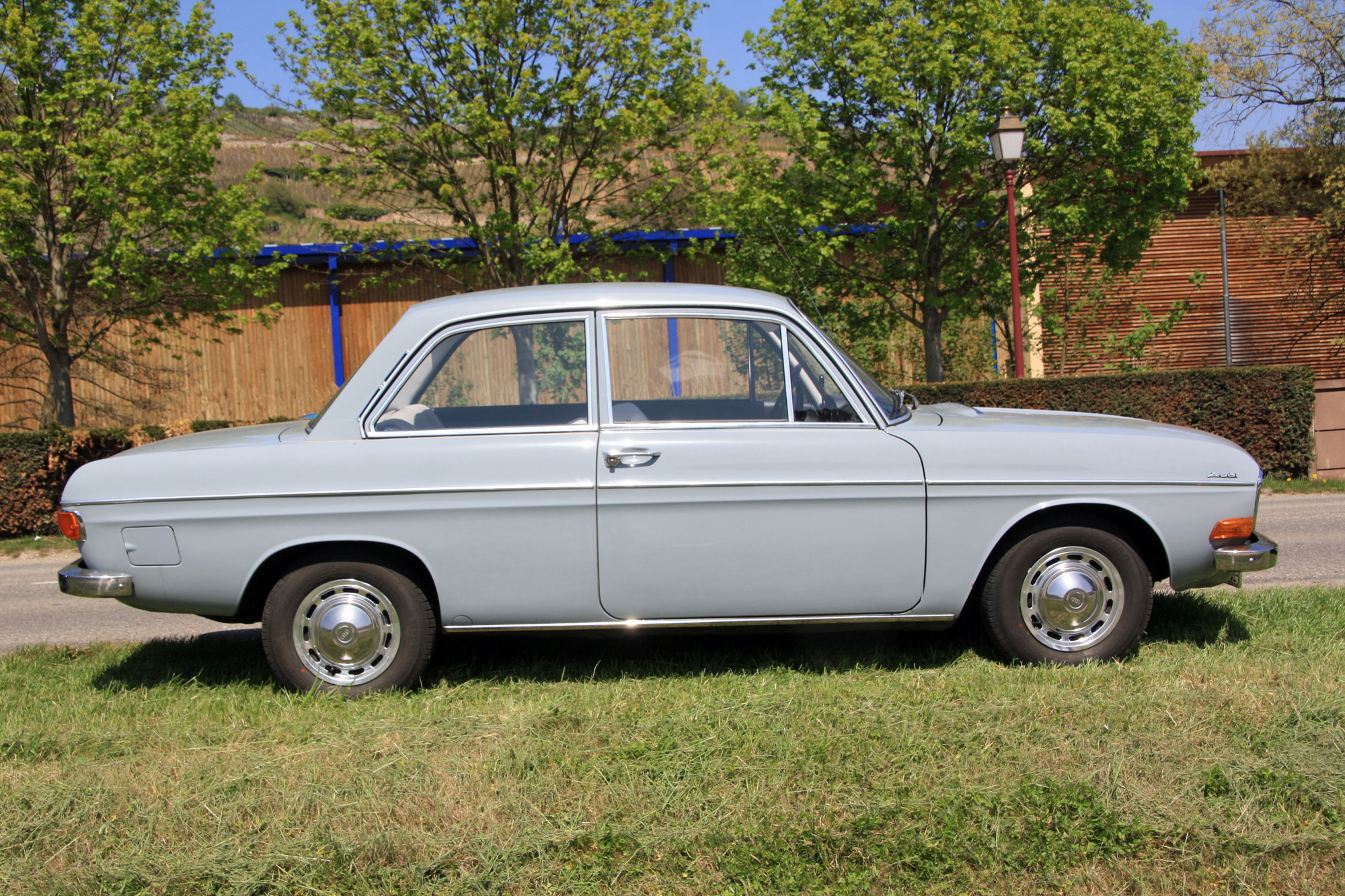 Audi 60