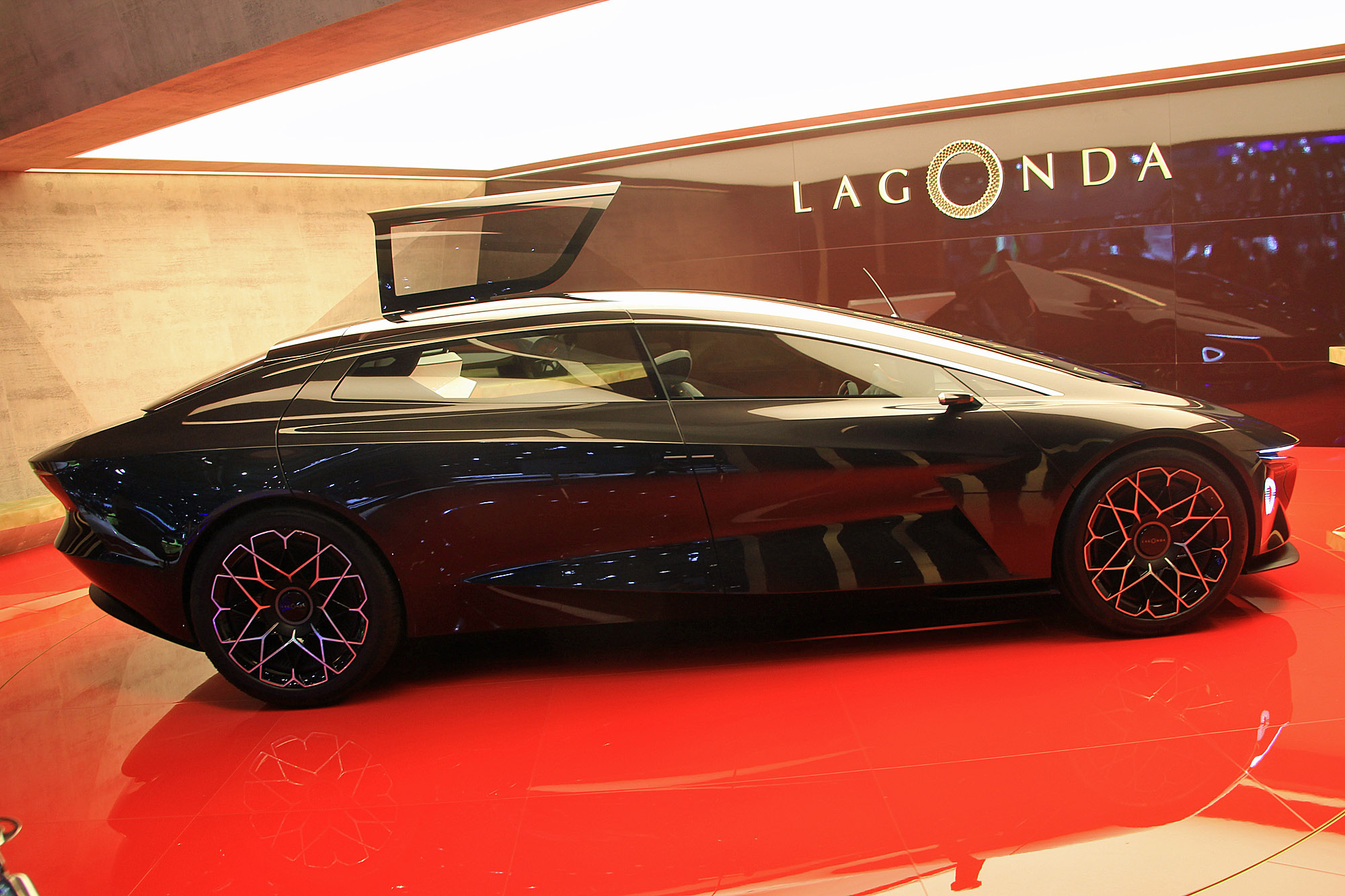 Aston Martin Lagonda Vision concept