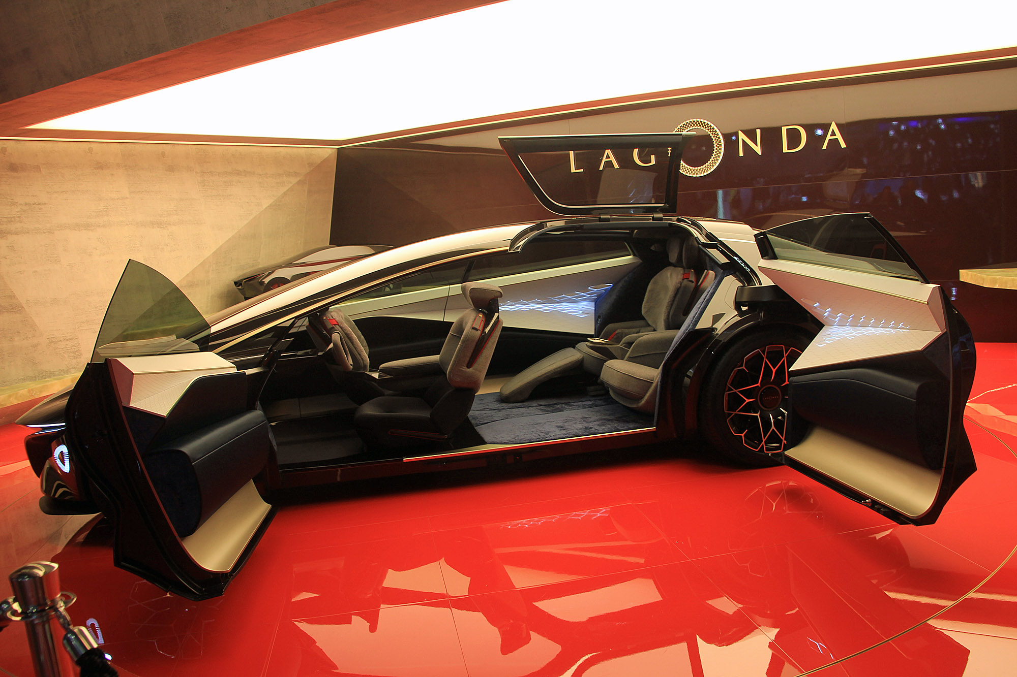 Aston Martin Lagonda Vision concept