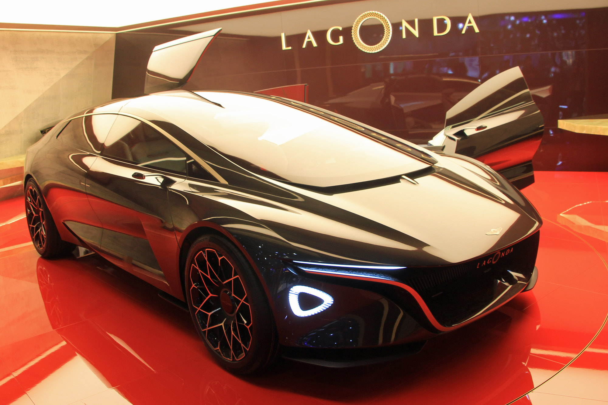 Aston Martin Lagonda Vision concept