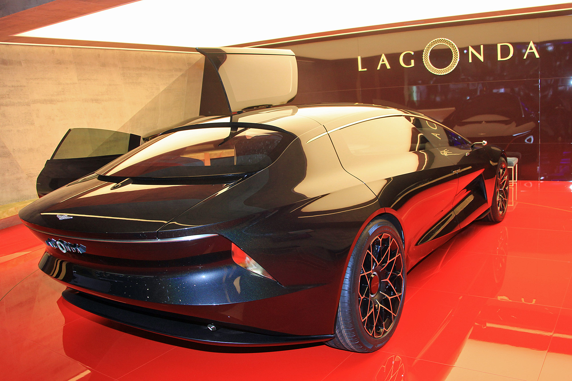 Aston Martin Lagonda Vision concept