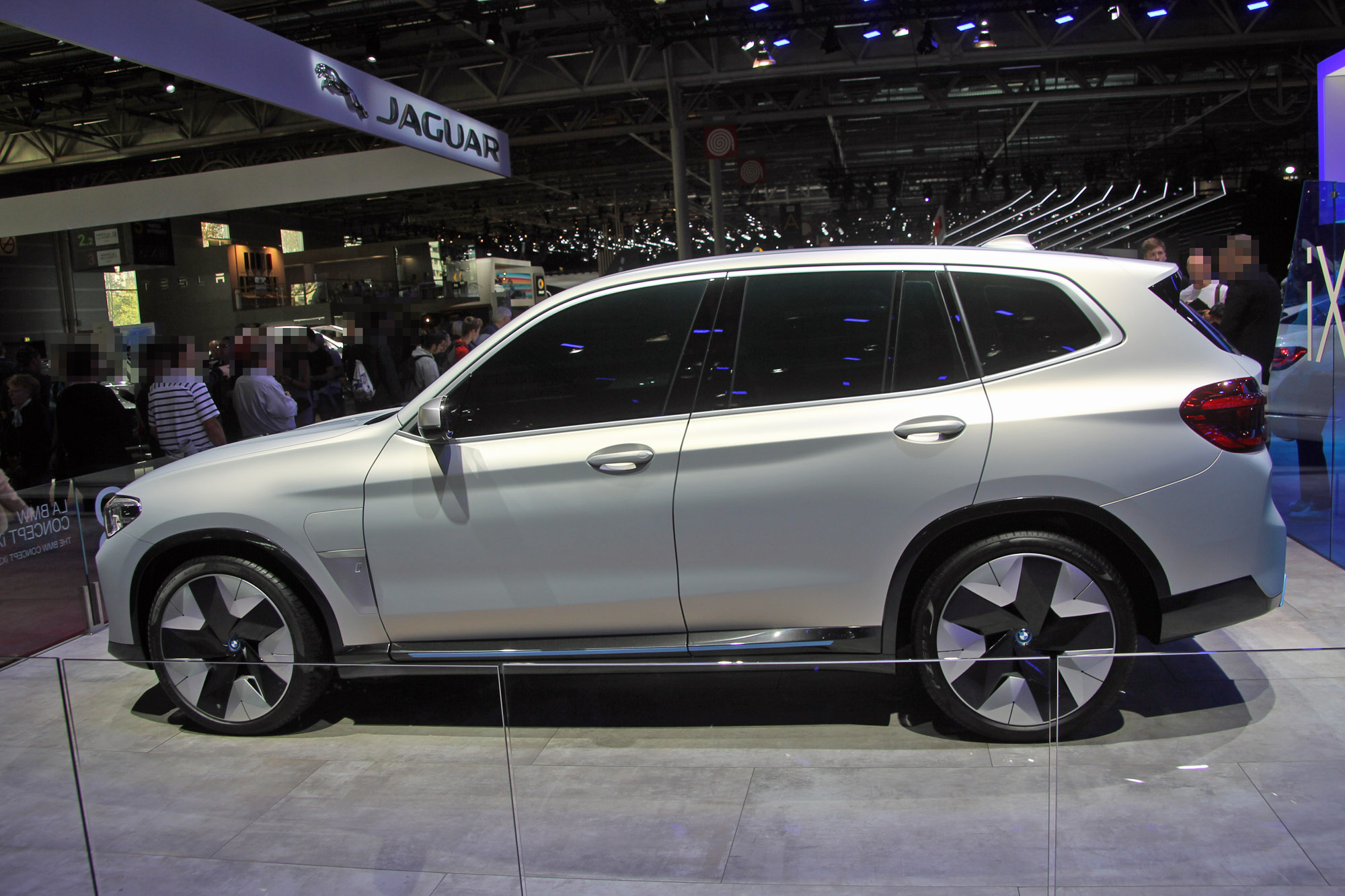 BMW iX3 concept