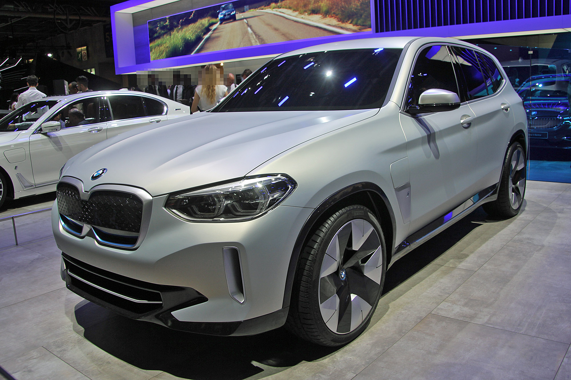 BMW iX3 concept