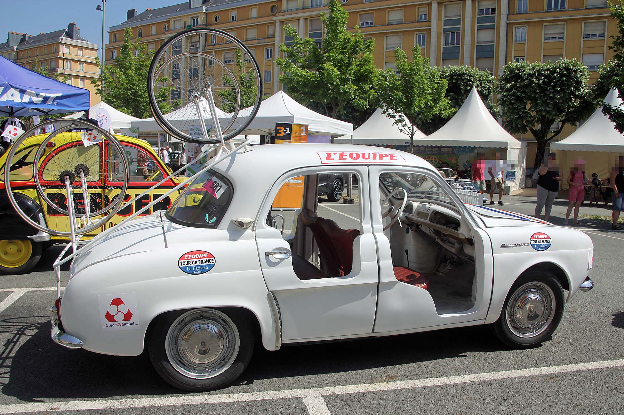 Renault Dauphine Tour de France