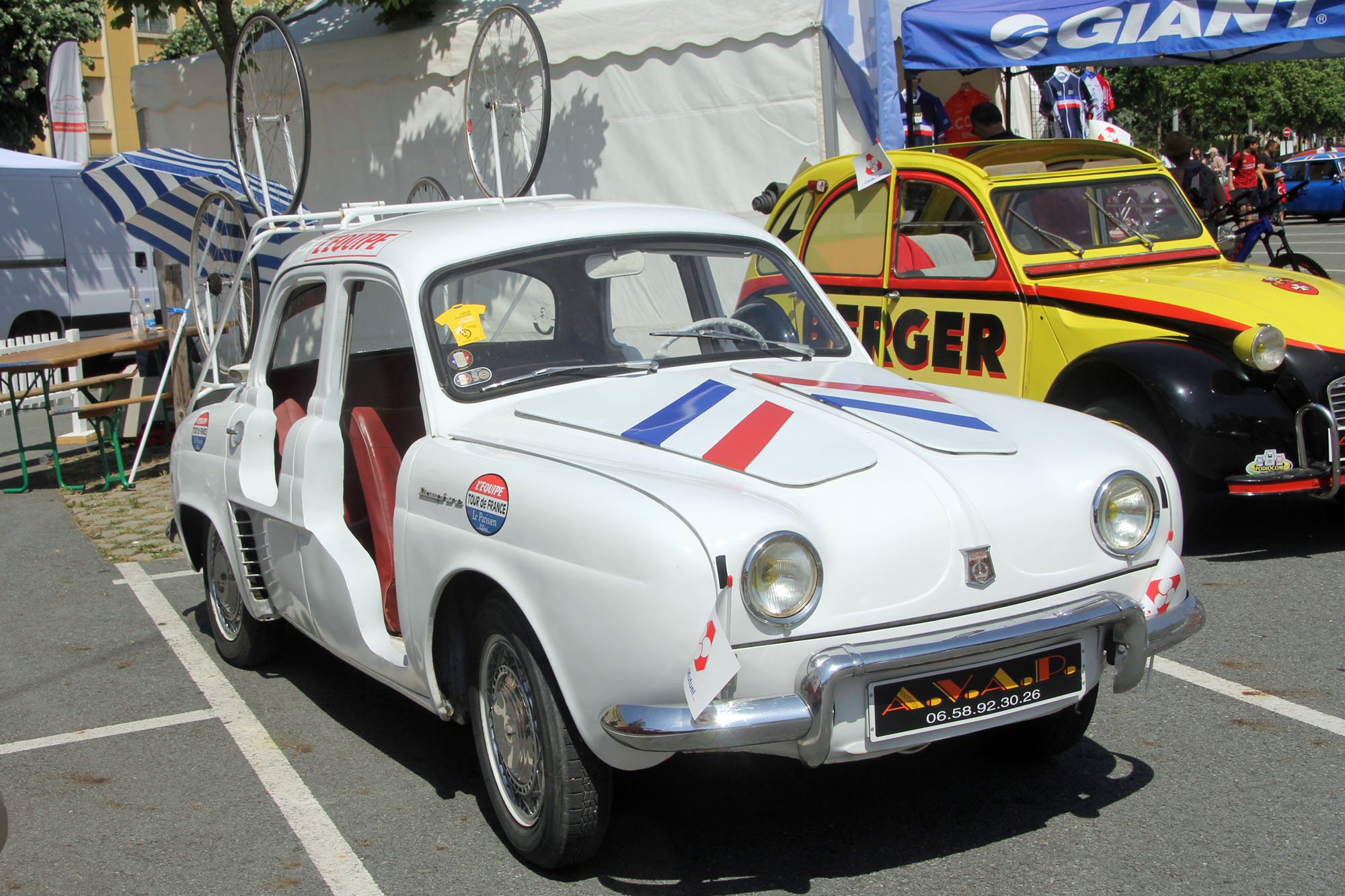 Renault Dauphine Tour de France