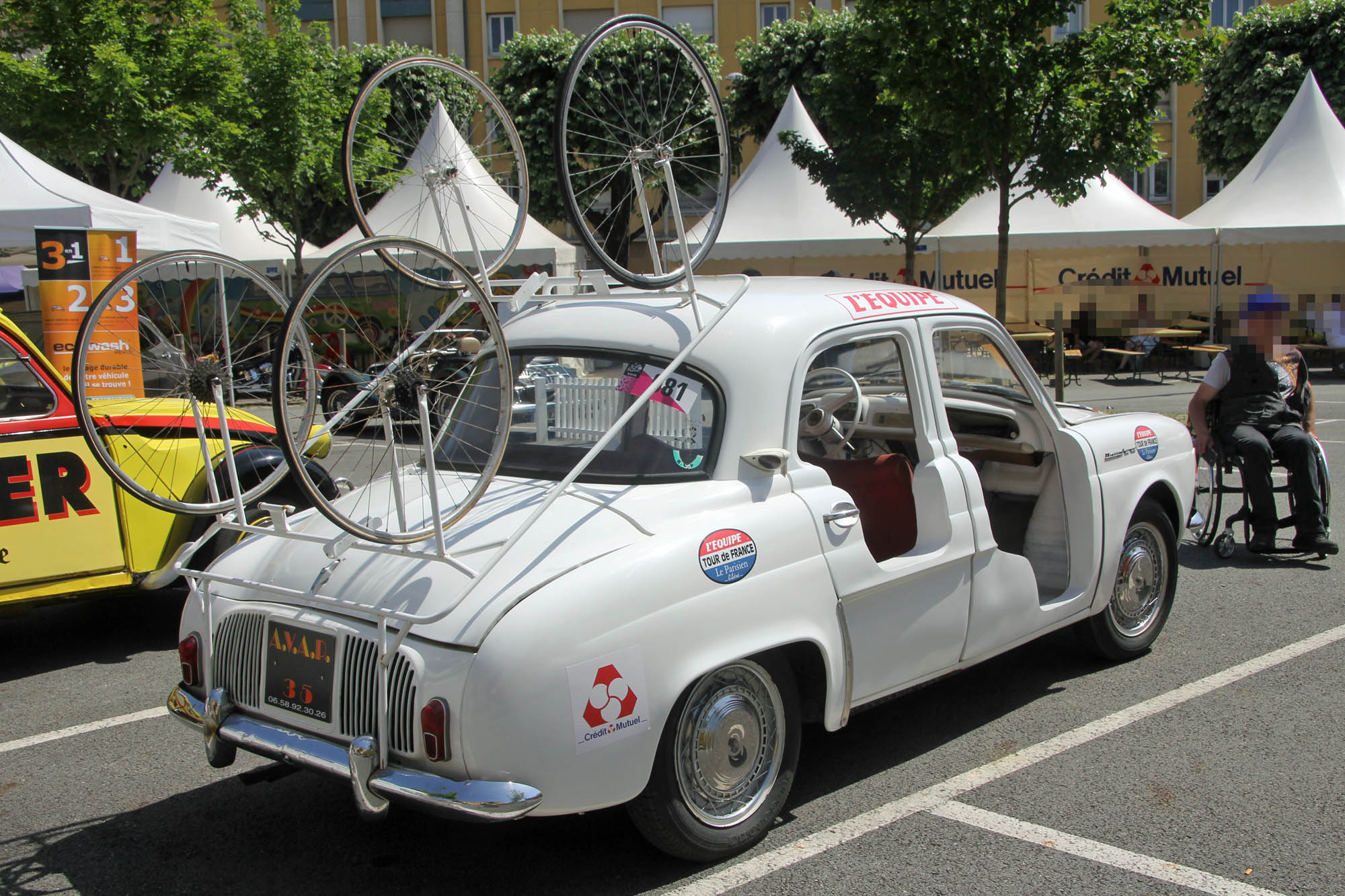 Renault Dauphine Tour de France