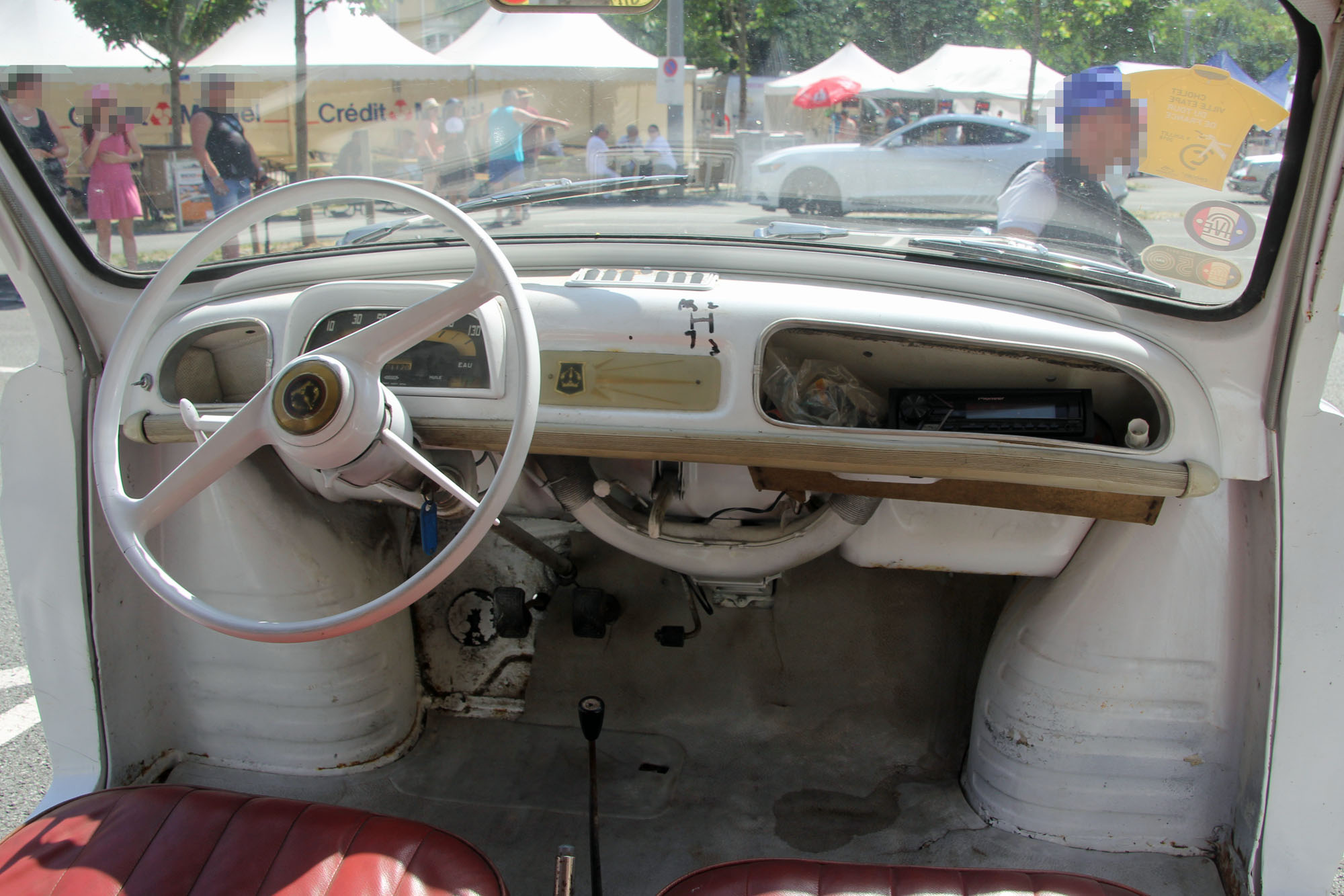 Renault Dauphine Tour de France