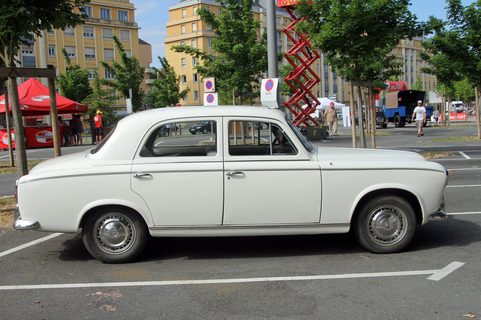 Peugeot 403